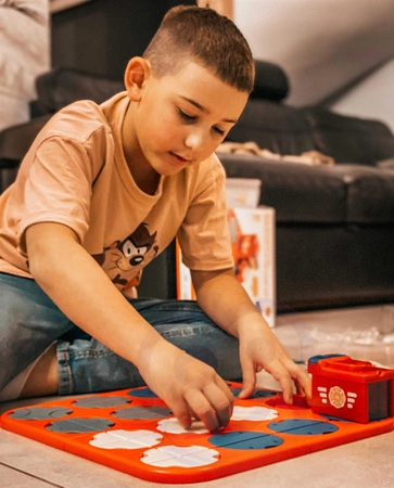 WOOPIE Interaktywny Tor Samochodowy Straż Pożarna Układanka + Elektryczne Auto 34 el.