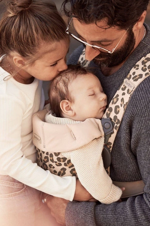 BABYBJORN MINI Cotton – nosidełko, Beż/Leopard