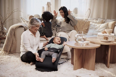 BABYBJORN - leżaczek BALANCE SOFT COTTON - Czarny / Ciemny Szary