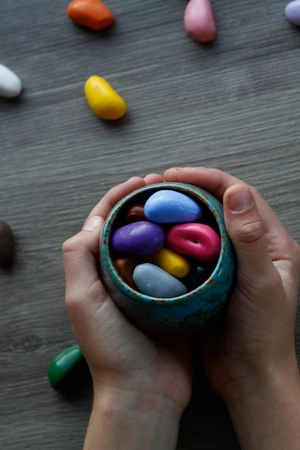 Kredki Crayon Rocks w aksamitnym woreczku - 8 kolorów