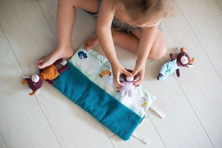 LILLIPUTIENS Mini - przytulanki rodzina krówek z rozkładaną matą Krówka Rosalie 2 lata+