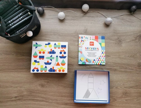 Zestaw z naklejkami geometrycznymi Apli Kids - Pojazdy