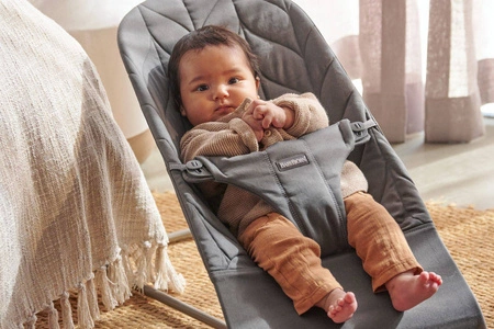 BABYBJORN - leżaczek BLISS COTTON, Petal Quilt, Antracyt