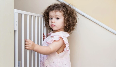 Bramka barierka zabezpieczająca 74-132 cm na schody i drzwi stal dodatkowe panele biała ECOTOYS