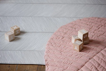 TODDLEKIND Mata do zabawy z bawełny organicznej w kształcie liścia Leaf Mat Sea Shell