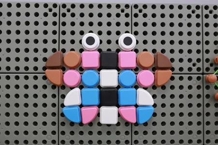 MASTERKIDZ Drewniana Tablica STEM Wolnostojąca XXL w Kształcie Domu + Akcesoria