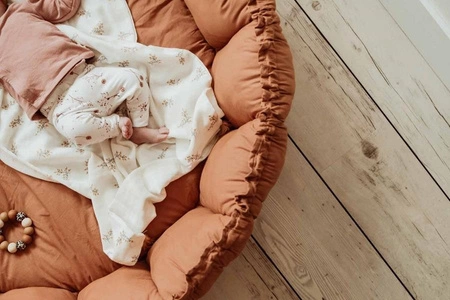 Play&Go Mata do Zabawy Gniazdo Niemowlęce Bloom Organic Tawny