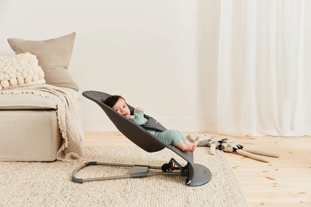 BABYBJORN - leżaczek BLISS - Antracytowy + zabawka do leżaczka BALANCE Googly Eyes