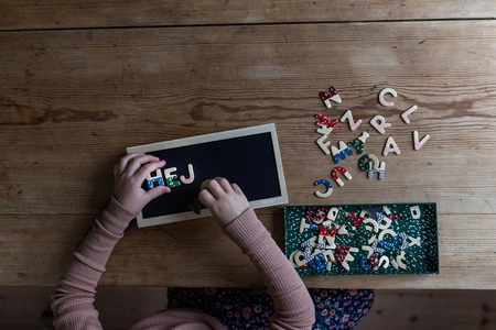 Literki magnetyczne w pudełku Micki