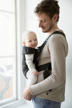BABYBJORN MINI Cotton – nosidełko, Czarny