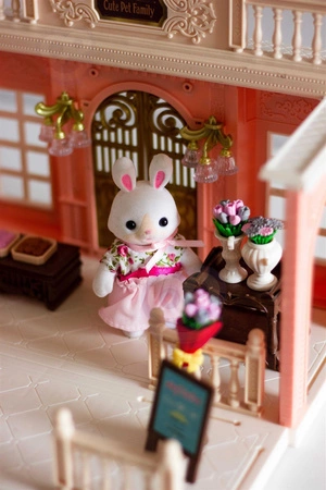 WOOPIE Domek dla Lalek Rodzina Królików Kwiaciarnia + Figurka