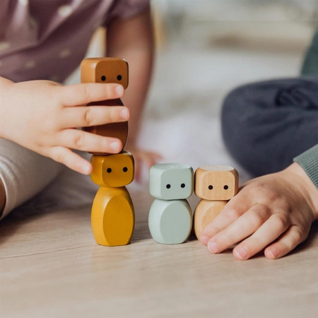 Zestaw 4 drewniane figurki ludzików Micki