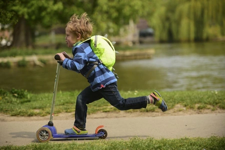 Plecaczek odblaskowy LittleLife ActiveGrip Dinozaur 3+