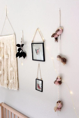 Lorena Canals Girlanda Pio Pio