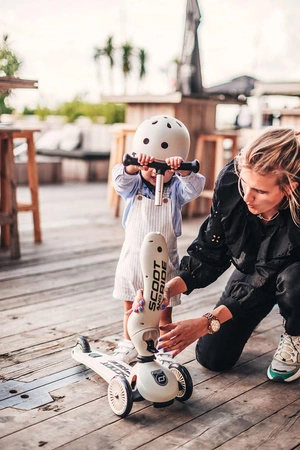 Zestaw Kask + SCOOTANDRIDE Highwaykick 1 2w1 Jeździk i hulajnoga 1-5 lat ASH