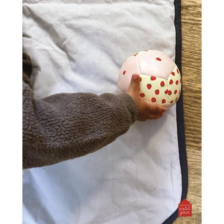 Miękka piłka dla niemowląt i małych dzieci, Truskawki | Maison Petit Jour®