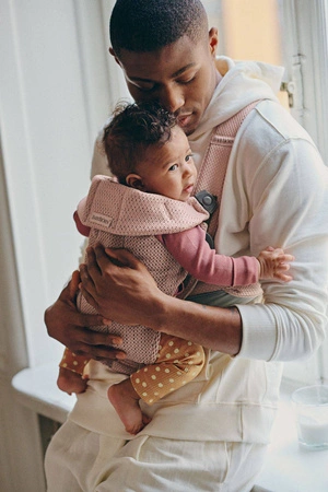 BABYBJORN MINI 3D Mesh – nosidełko, Zgaszony Róż