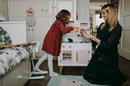 Duża kuchnia drewniana z dźwiękiem i 6 akcesoriami Candy Chic, Janod