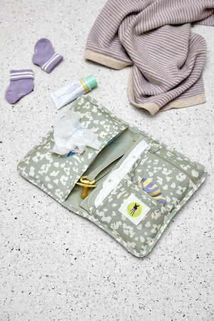 Lassig Green Label Przewijak podróżny z etui na akcesoria Leo light khaki