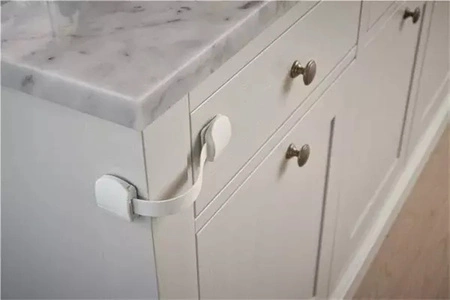 BabyDan Blokada uniwersalna - Multi Lock, white