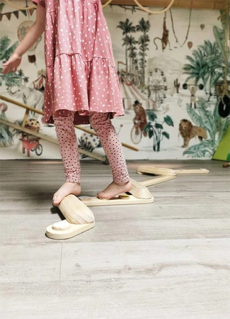 Drewniana dróżka do ćwiczenia równowagi Przygoda 12241-Small Foot, zabawy ruchowe i rozwojowe