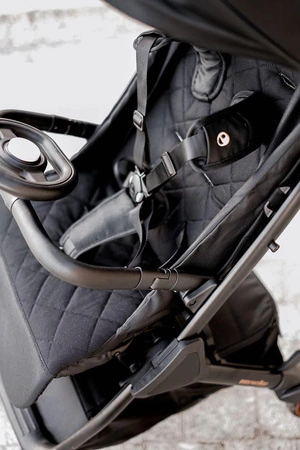 Easywalker Jackey Special Edition Kompaktowy, samoskładający się wózek spacerowy z torbą transportową Gold