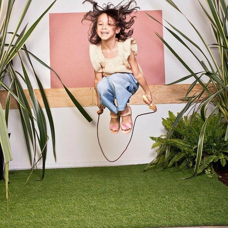 LILLIPUTIENS Skakanka z drewnianymi rączkami Nosorożec Marius