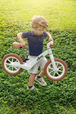 Rowerek biegowy dla dziecka mima zoom lite - biały / camel