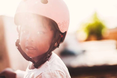 SCOOTANDRIDE Kask z odblaskami XXS-S dla dzieci 1-5 lat Rose Cat