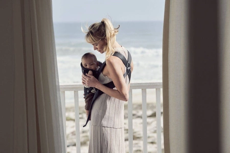 BABYBJORN MINI 3D Mesh – nosidełko, Czarny