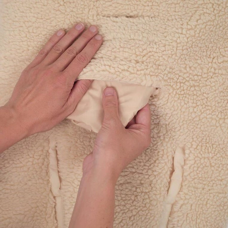 Lodger Wielofunkcyjny otulacz śpiworek z polaru jasnobeżowy Teddy Birch