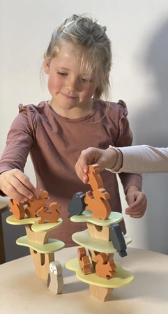 Drewniana gra zręcznościowa, balansujące wiewiórki | Egmont Toys®