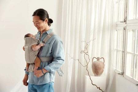 BABYBJORN MINI 3D Mesh – nosidełko, Szary Beż