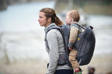 Nosidełko turystyczne LittleLife Traveller S4