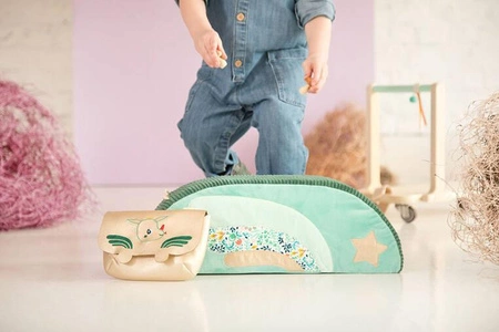 LILLIPUTIENS Drewniany jeździk 2 w 1 z miękkim siedziskiem i torebką Smok Joe 12 m+