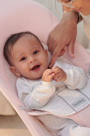 BABYBJORN - leżaczek BALANCE SOFT COTTON/JERSEY - Jasny Różowy/Szary