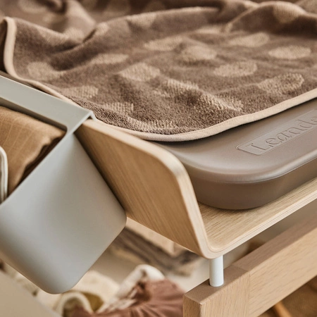 LEANDER - podkład na przewijak MATTY™, mocca