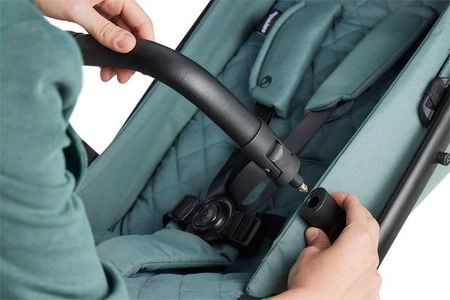 Easywalker Jackey XL Przestronny, samoskładający się wózek spacerowy z kołami XL Forest Green