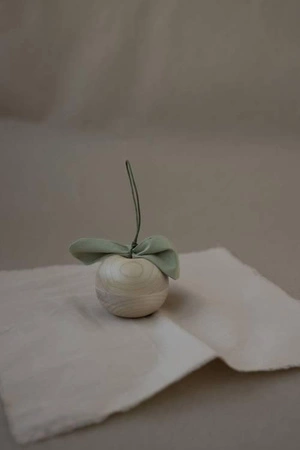 Jabłko z przyjacielem, naturalny, Babai