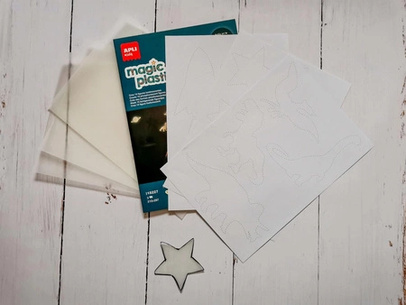 Magiczny plastik, świecący w ciemności Apli Kids - 3 arkusze