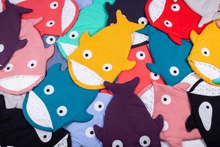 Baby Bites Śpiworek Shark (1-18 m) Cherries Khaki