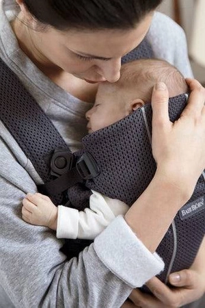 BABYBJORN MINI 3D Mesh – nosidełko, Ciemny Niebieski