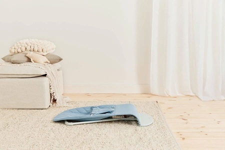 BABYBJORN - leżaczek BLISS COTTON, Petal Quilt, Niebieski