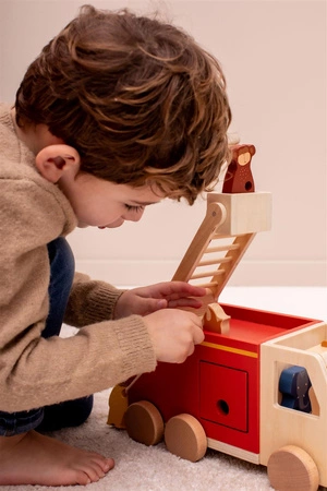 Drewniany wóz strażacki