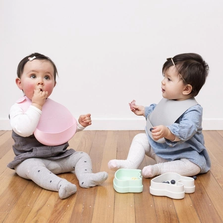 Zestaw śliniaków silikonowych z kieszonką We Might Be Tiny - Mint + Grey