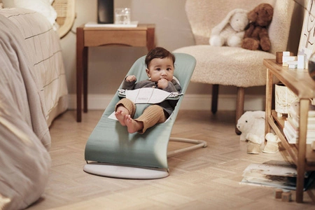 BABYBJORN - leżaczek BALANCE SOFT COTTON/JERSEY - Jasnoszałwiowy/Szary
