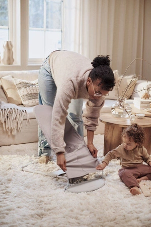 BABYBJORN - leżaczek BLISS COTTON, Petal Quilt, Piaskowy Szary