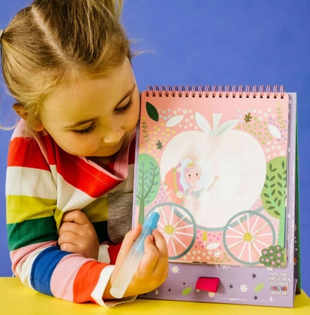 Bajkowy Świat magiczne kolorowanki wodne z podpórką 6 kart