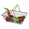 Koszyk sklepowy z warzywami