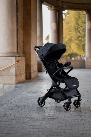 Easywalker Jackey Special Edition Kompaktowy, samoskładający się wózek spacerowy z torbą transportową Gold